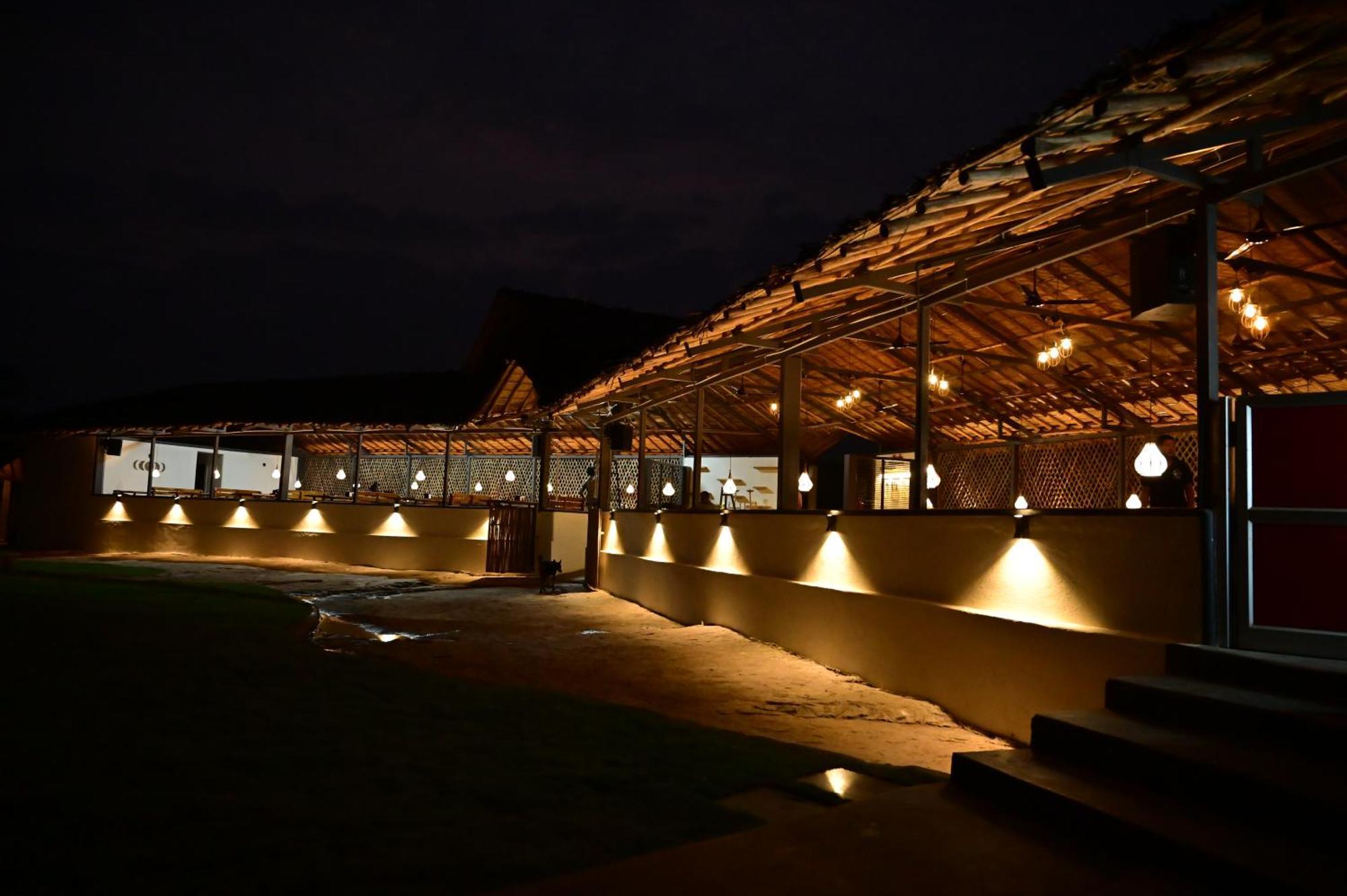 The Hampi Cafe Hotel Ngoại thất bức ảnh